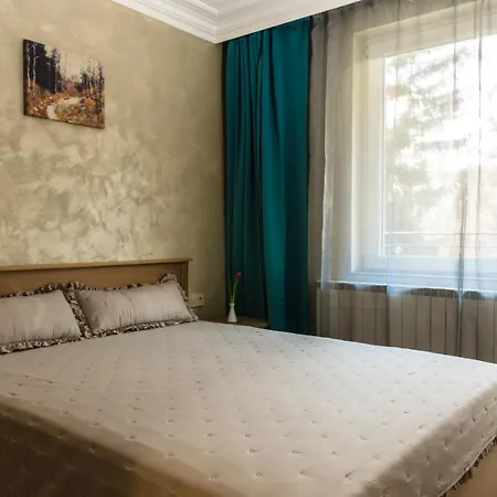 Coop Apartments, Apartment