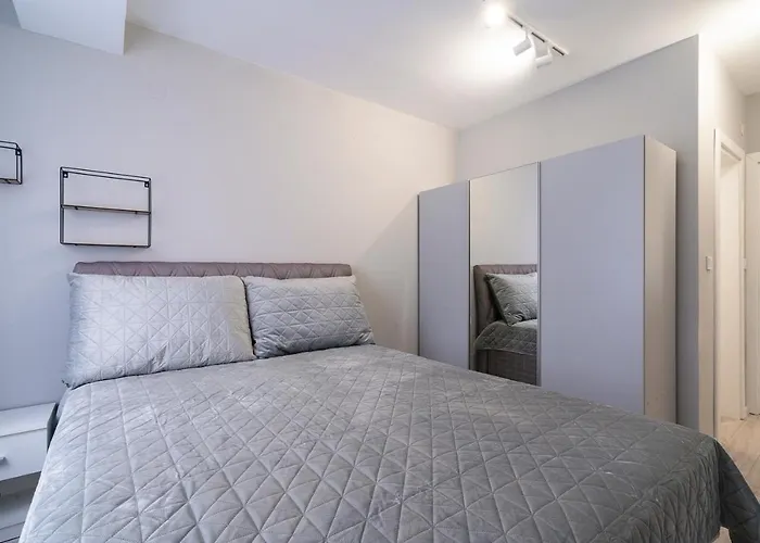 Coop Apartments, - Free Parking Appartamento